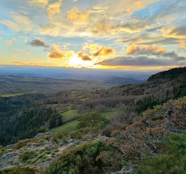 Mont Rouge depuis Monedeyres