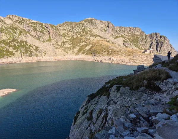 Bivouac avec vue sur le lac au Refuge des 7 Laux