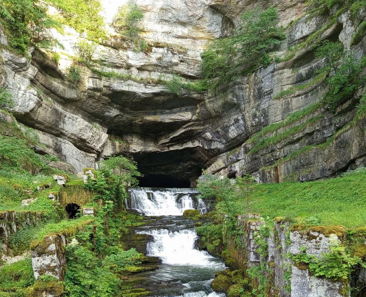Nos randos préférées à la source de la Loue dans le Doubs