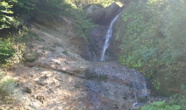 Evasion dans la vallée de Chaudefour, de l’eau à la roche
