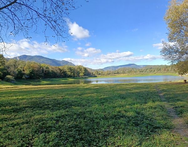 Randonnée au Lac d'Armaille et Roche Percée Colomieu