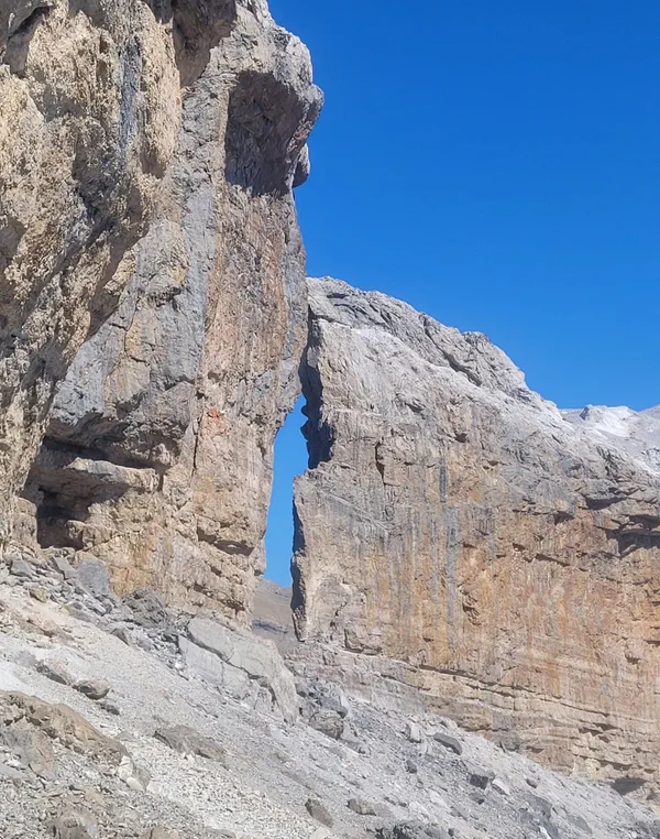 Brèche de Roland et immersion au milieu des falaises