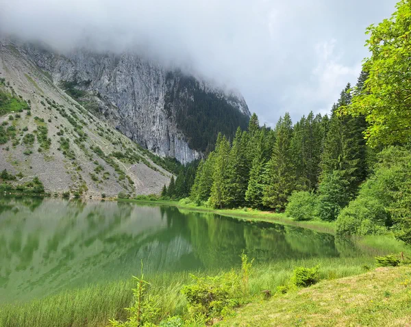 Le Lac Bénit