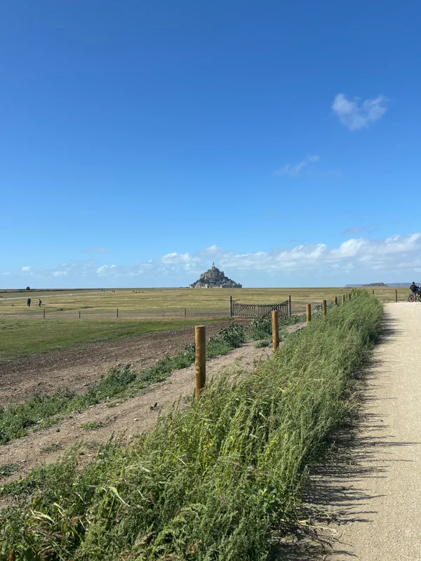 gr-223-pontaubault-monte-saint-michel