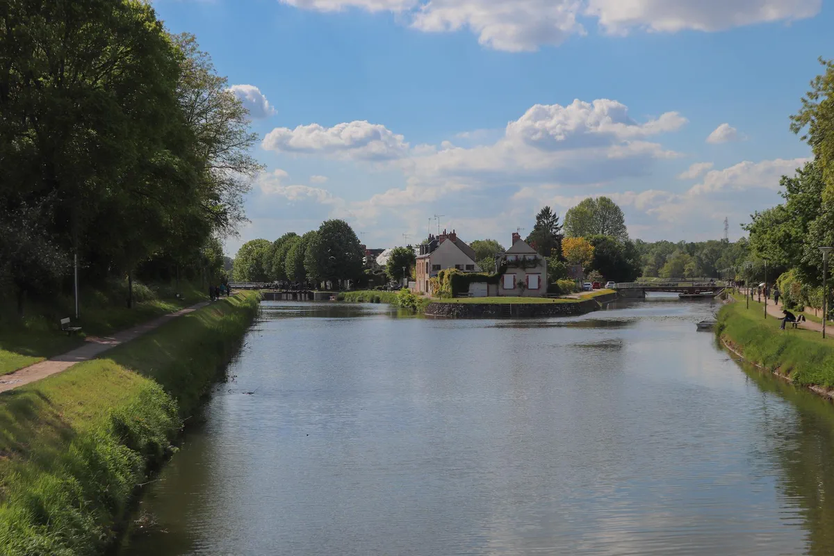 Chemin de halage et bord de Loire à Combleux