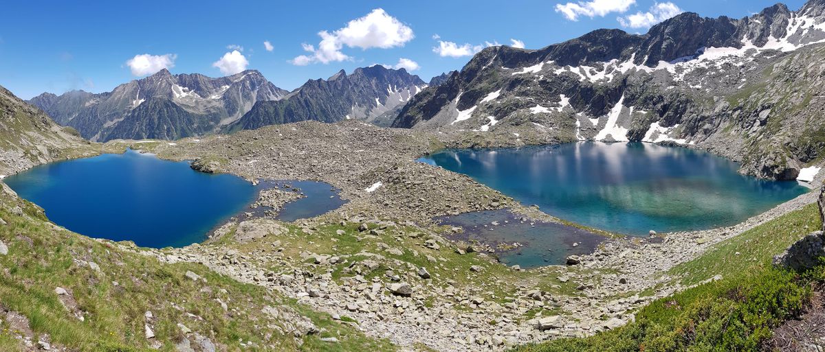 Woeste Rivier Frisheid van de meren van Estibe Aute en rivierstijging