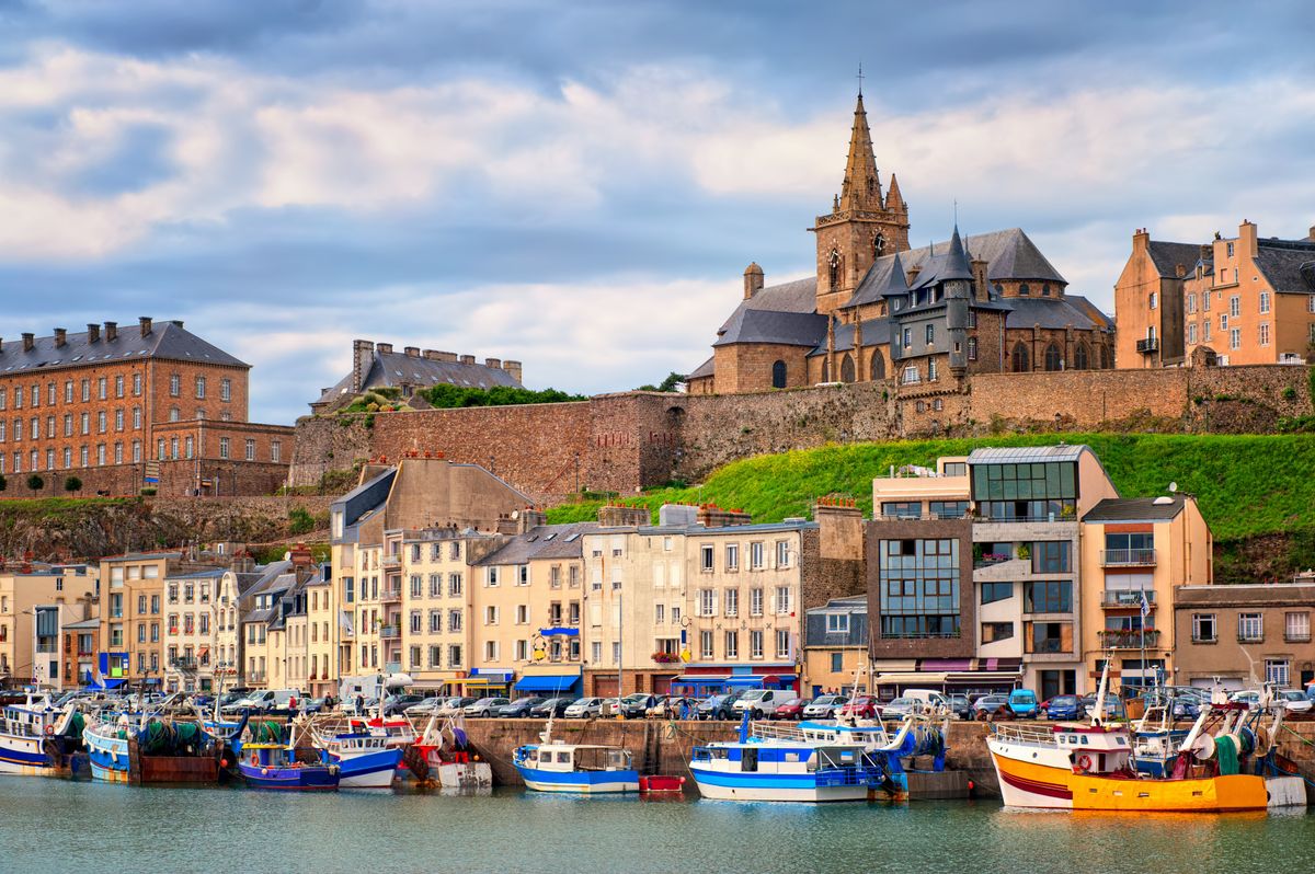 Granville et la pointe du Roc par Hacqueville