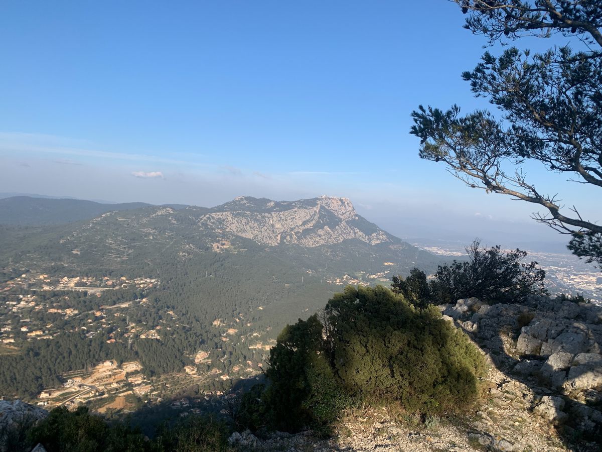 Mont Faron depuis le parking du mémorial
