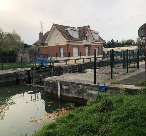 Entre Arques et St Omer