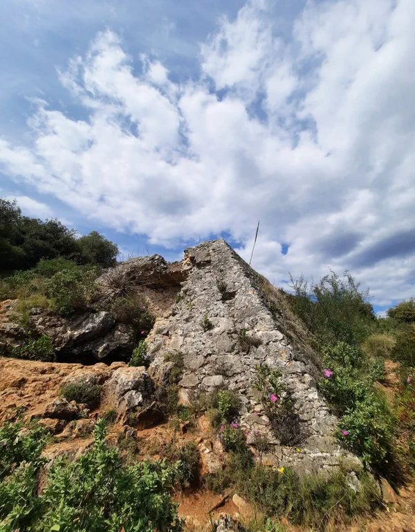 Autour du Mont Chauve et son insolite pyramide de Falicon