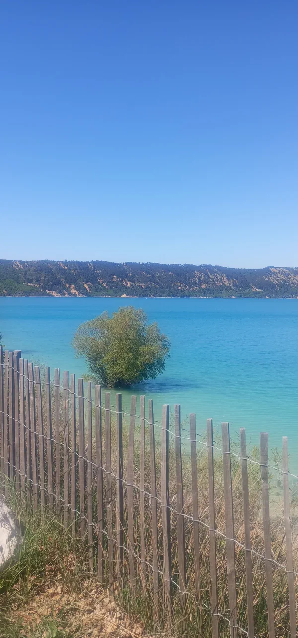 Bauduen et le lac de Sainte-Croix